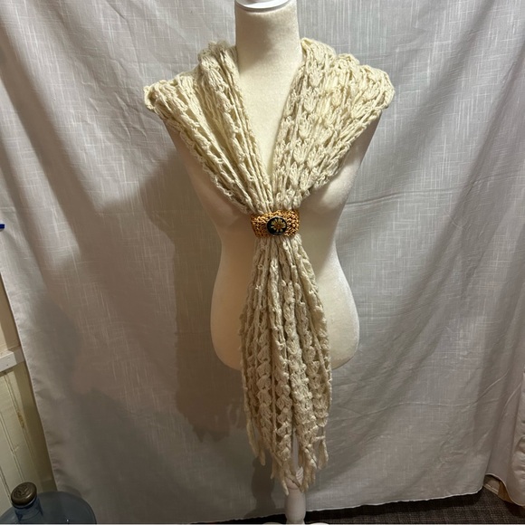 Crochet scarf - Picture 2 of 2
